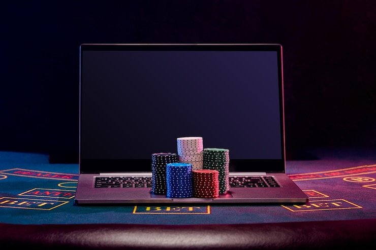 Pengguna menikmati layanan omotogel melalui ponsel dengan antarmuka modern dan mudah digunakan